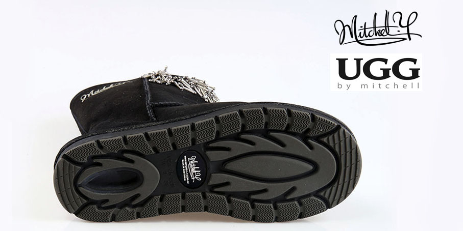 Moulded outsole with the Mitchell-Y signature